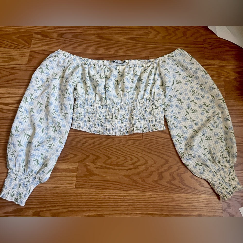 Puff sleeve floral crop top